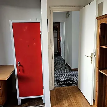 Maison D'hote Hostel *